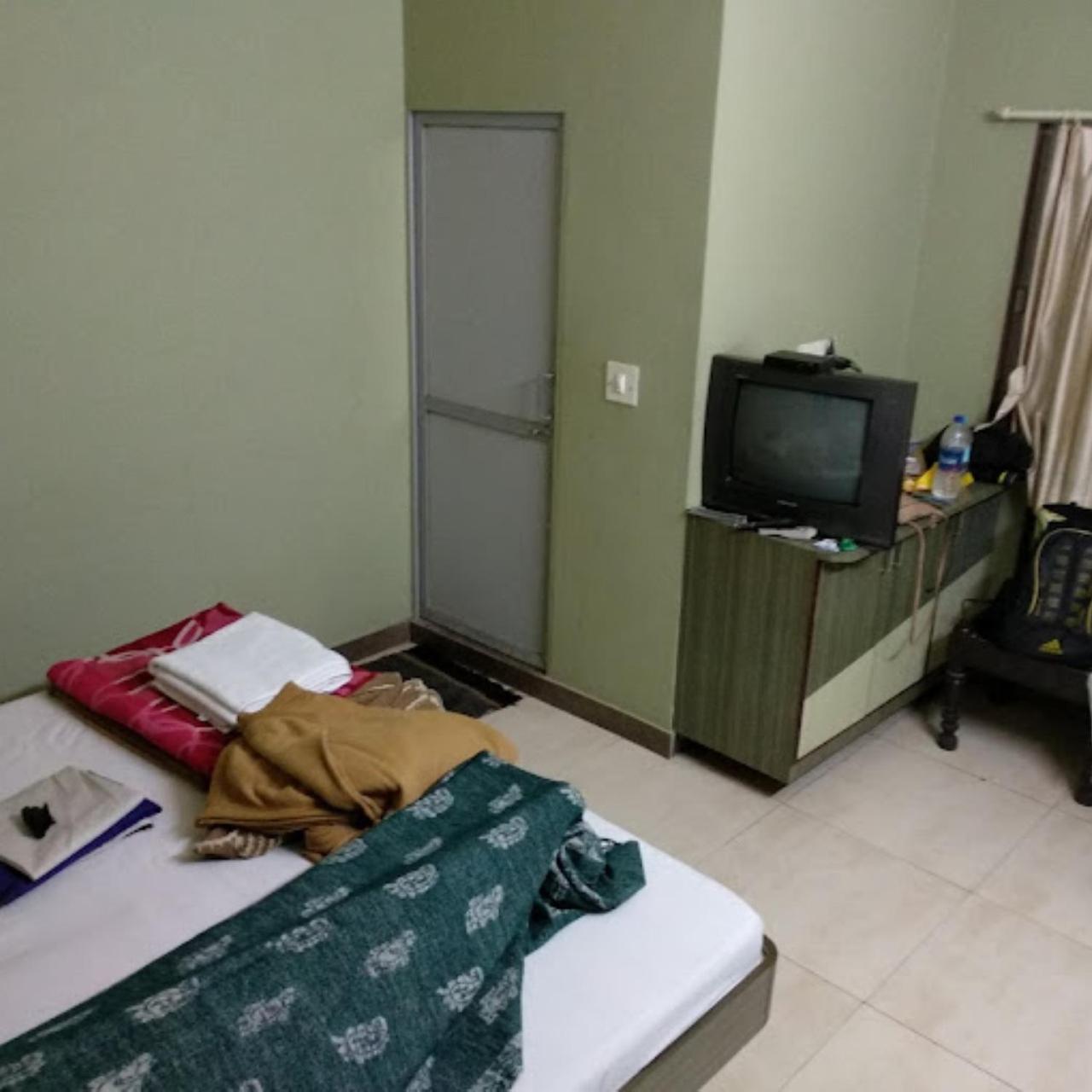 Hotel Anjali Palace בהוי מראה חיצוני תמונה