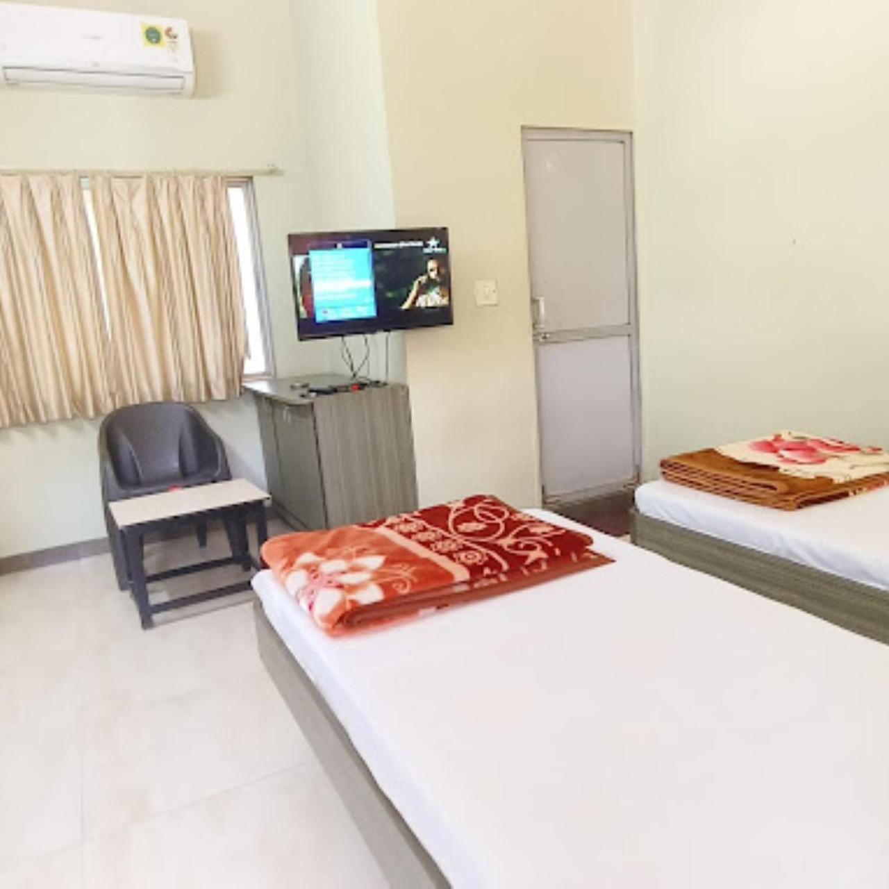 Hotel Anjali Palace בהוי מראה חיצוני תמונה
