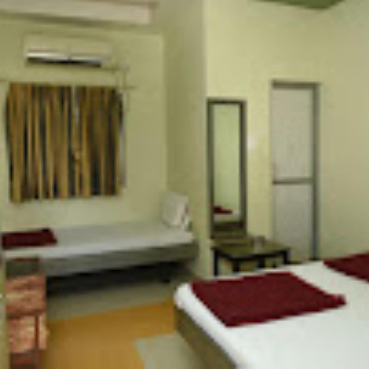 Hotel Anjali Palace בהוי מראה חיצוני תמונה